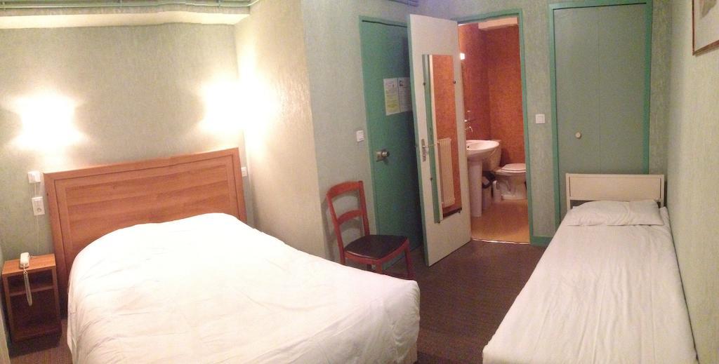 Hotel De L'Abbaye Sauxillanges Номер фото